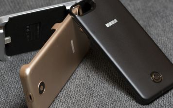 С этим чехлом iPhone не будет выключаться на морозе