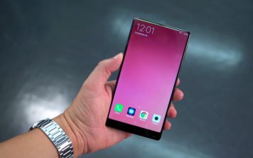 Essential Phone - смартфон на один раз