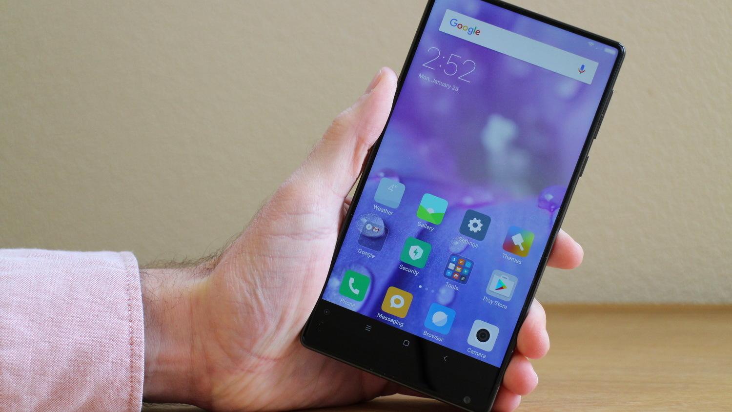 Экран Xiaomi Mi Mix 2 может занять 93% поверхности смартфона