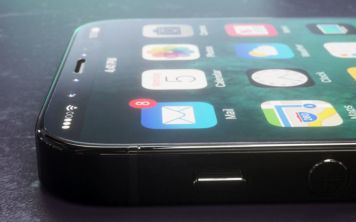 Что получится, если соединить iPhone SE и iPhone X?