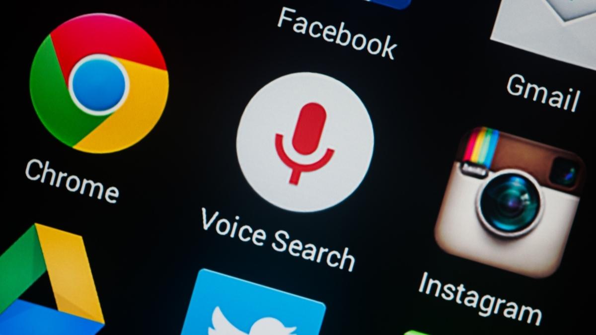 Google хранит записи голосового поиска пользователей на своих серверах