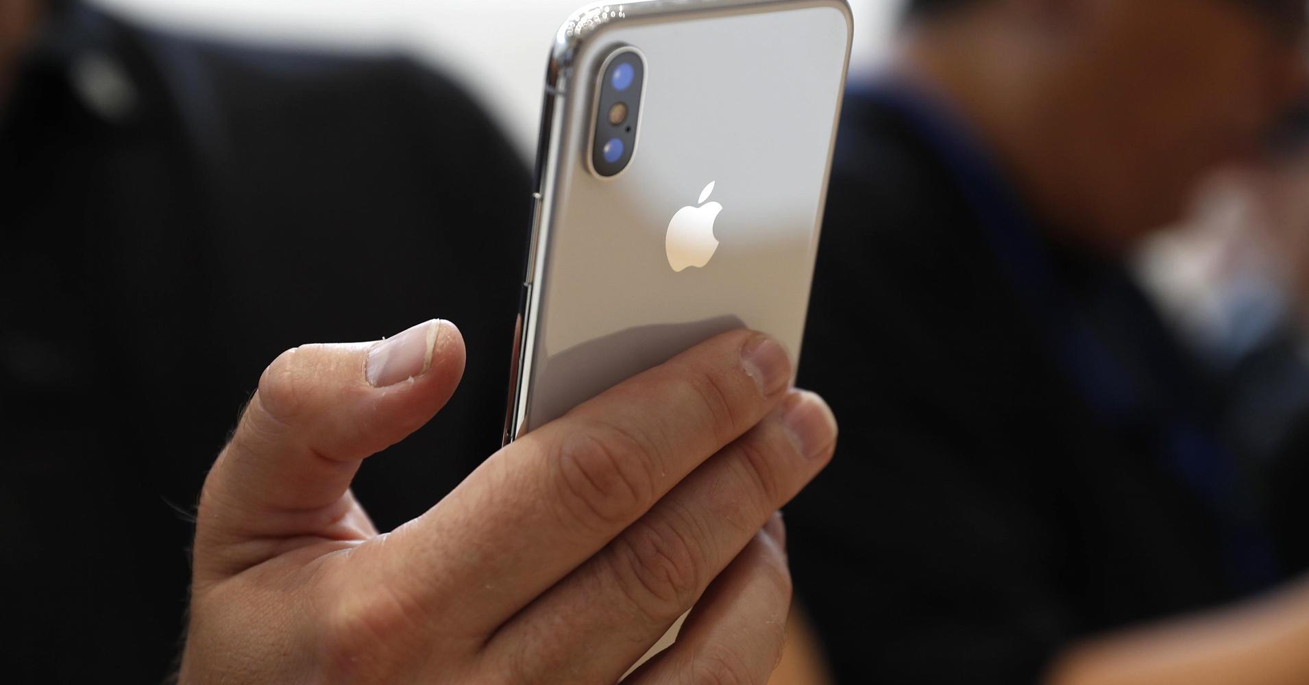 Стоит ли iPhone X своих денег? Мнение экспертов 