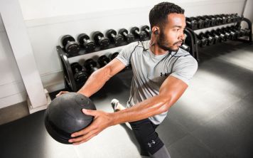 Беспроводные наушники от JBL и Under Armour: слышат ваше сердце