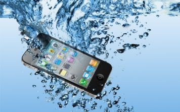 Что делать если iPhone упал в воду?