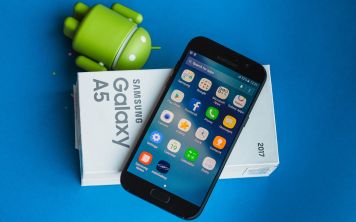 Samsung готовит три безрамочных смартфона