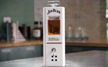 Не с кем выпить? Умный графин решит эту проблему