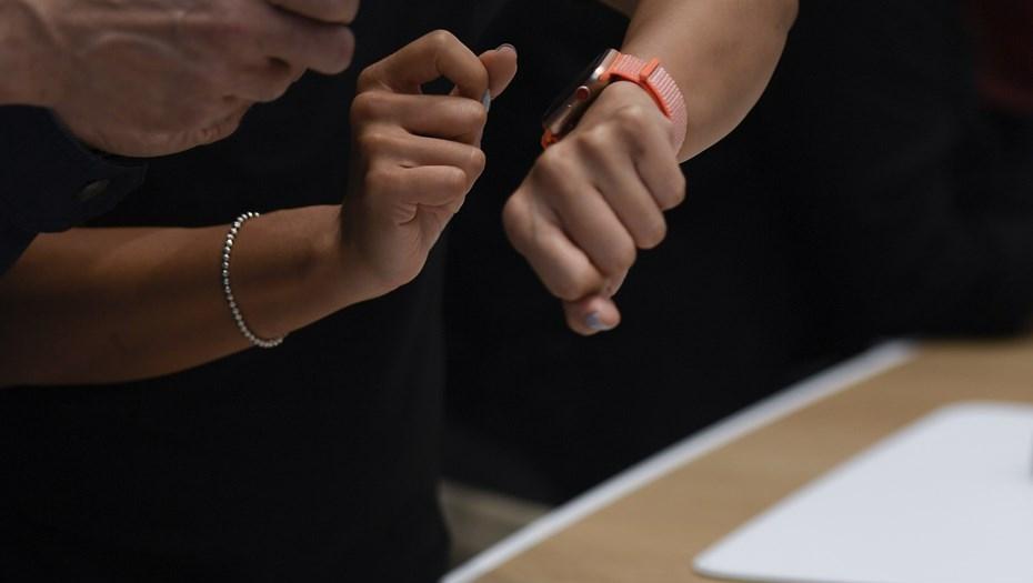 Верховный Суд признал часы Apple средством связи