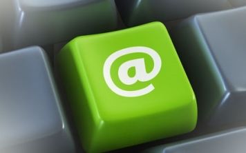 Как сделать знак собаки на клавиатуре компьютера?