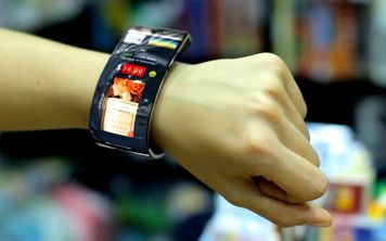 Samsung патентует браслет с гибким экраном