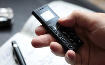 Зачем Вам нужен миниатюрный Elari NanoPhone C 2017