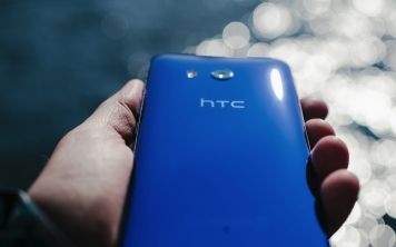 Сжимаемый смартфон HTC U11 вышел