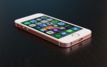 15 плюсов и 5 минусов бюджетного Apple iPhone SE