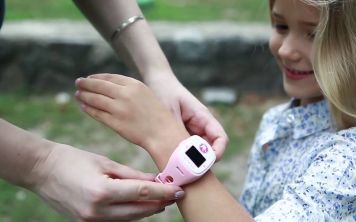 Как поддерживать связь с детьми с помощью Elari FixiTime Smart Watch