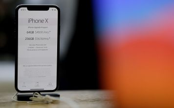 Кто теперь будет поставлять OLED-дисплеи Apple?