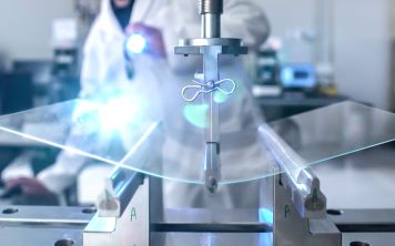 Почему защита дисплея Gorilla Glass лучше сапфира?
