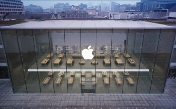 В Apple Store в Китае было всего два клиента в очереди на iPhone 8