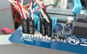 Подключение передней панели к материнской плате