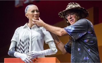 Роботы-граждане мира: как ИИ получил гражданство? 