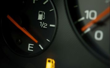 Как заправиться, не выходя из автомобиля?