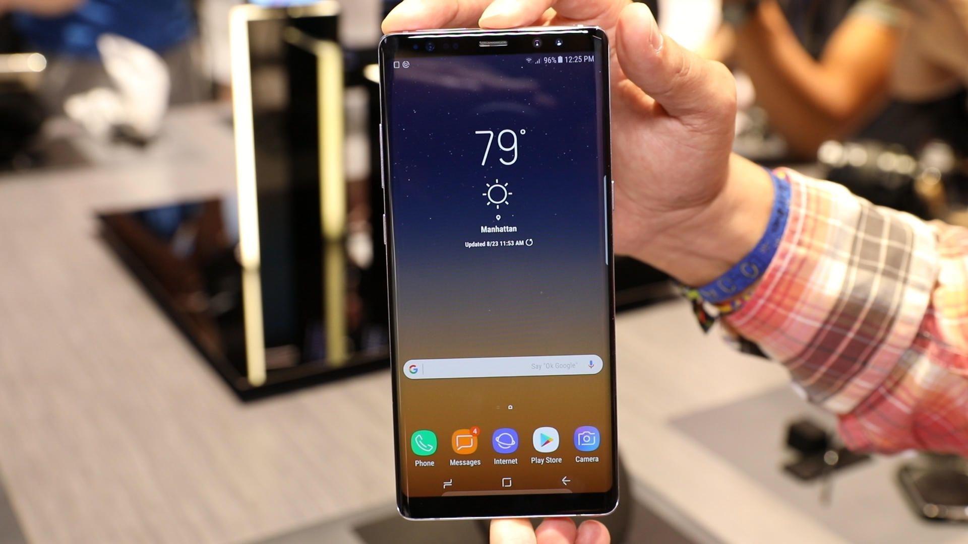 Эксперты признали экран Samsung Note 8 лучшим в мире