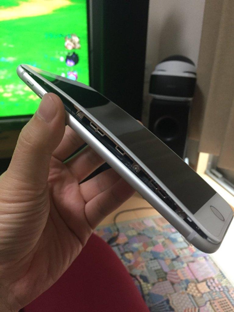 iPhone 8 взорвался во время зарядки
