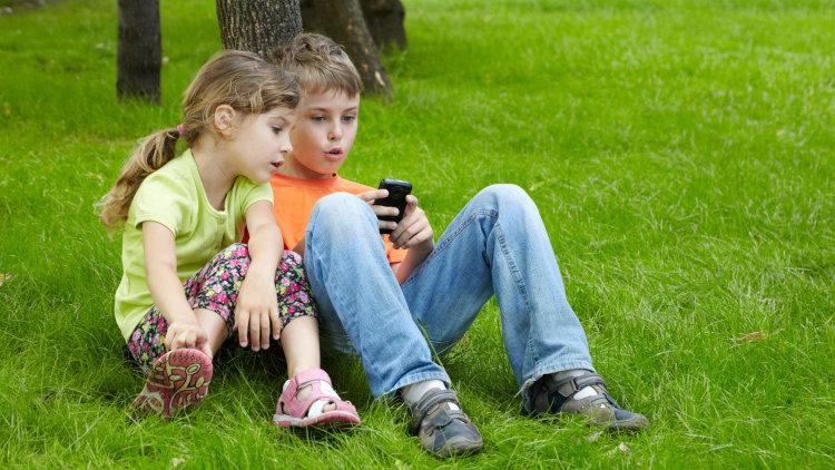 Топ-3 смартфонов для ребенка от 8 до 12 лет