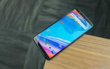 За OnePlus 5T выстраиваются очереди