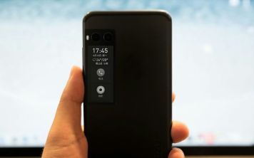 Meizu Pro 7 получит цветной, а не монохромный второй дисплей