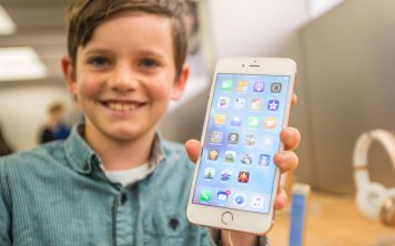Нужен ли смартфон ребенку?