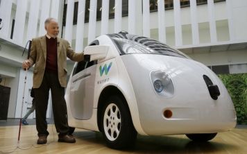 Waymo запатентовала автомобиль с кнопками "Go" и "Stop Now"