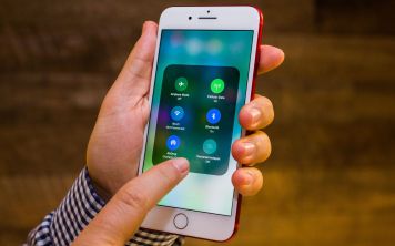 Новое обновление IOS позволяет Apple блокировать смартфоны с неоригинальными экранами