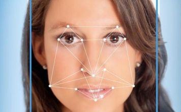 Face ID умеет распознавать только одно лицо