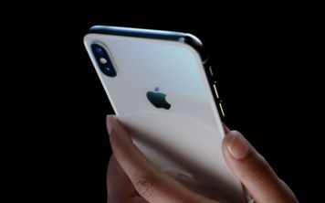 Apple снижает качество iPhone X