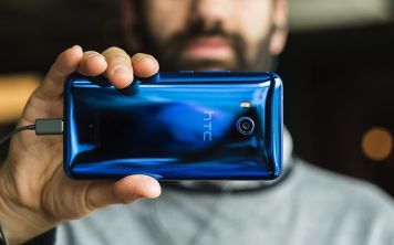 HTC U11 и его чувствительные к сжатию боковые грани