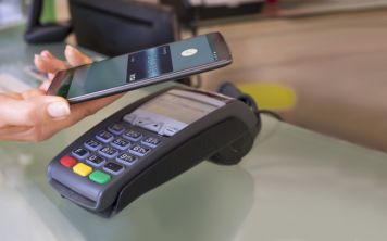 Android Pay заработает в России в 2017 году