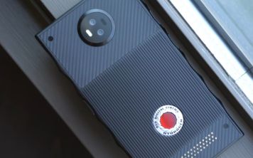 Анонсирован смартфон будущего: RED Hydrogen One с голографическим экраном