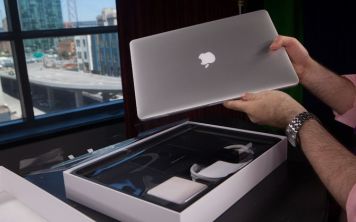 IPhone X "уделал" Macbook Pro