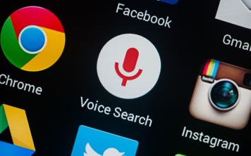 Google хранит записи голосового поиска пользователей на своих серверах